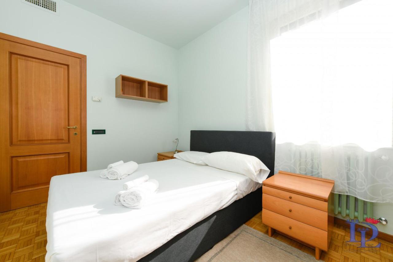 Desenzanoloft Official Partner Marriott Homes & Villas - Charming On The Lake Front Lake Desenzano del Garda Exteriör bild