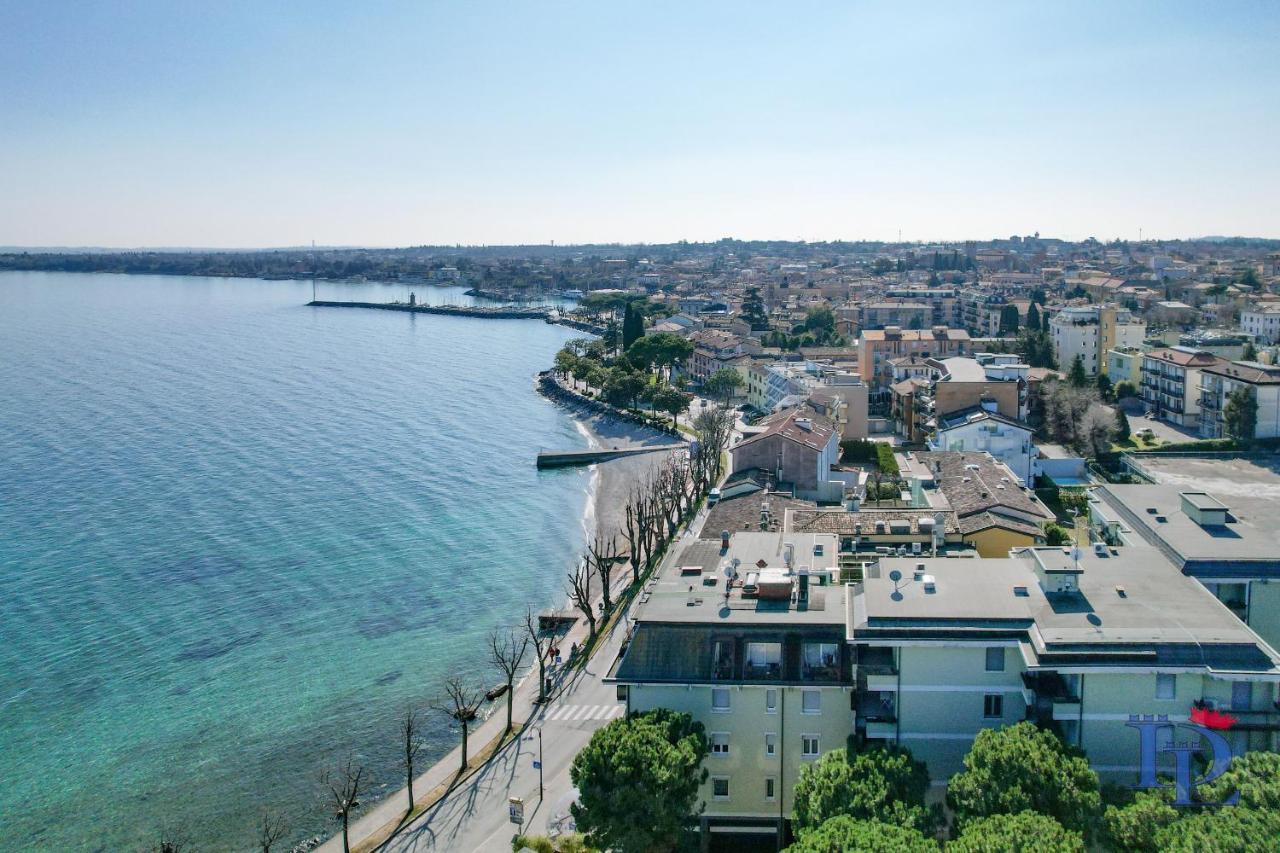 Desenzanoloft Official Partner Marriott Homes & Villas - Charming On The Lake Front Lake Desenzano del Garda Exteriör bild