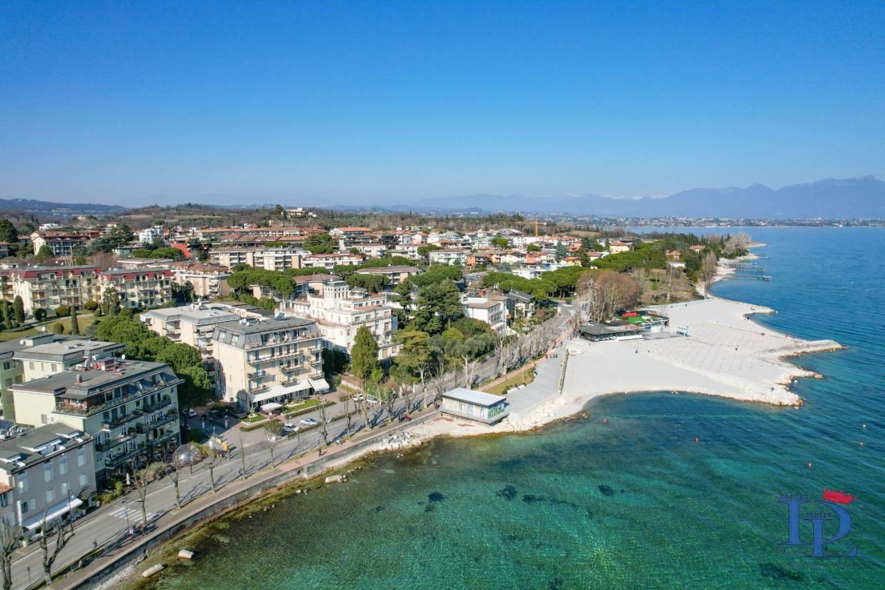 Desenzanoloft Official Partner Marriott Homes & Villas - Charming On The Lake Front Lake Desenzano del Garda Exteriör bild