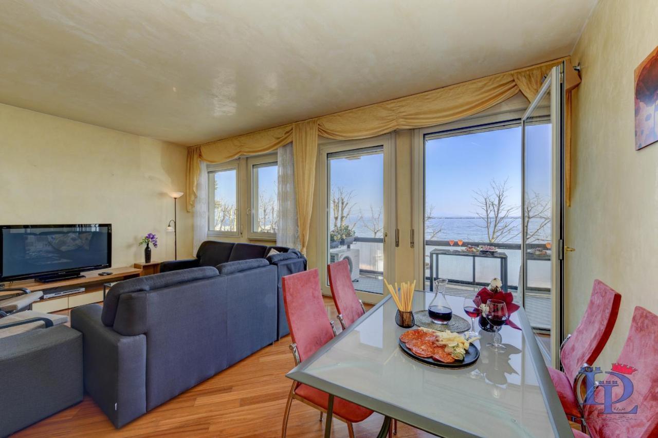 Desenzanoloft Official Partner Marriott Homes & Villas - Charming On The Lake Front Lake Desenzano del Garda Exteriör bild